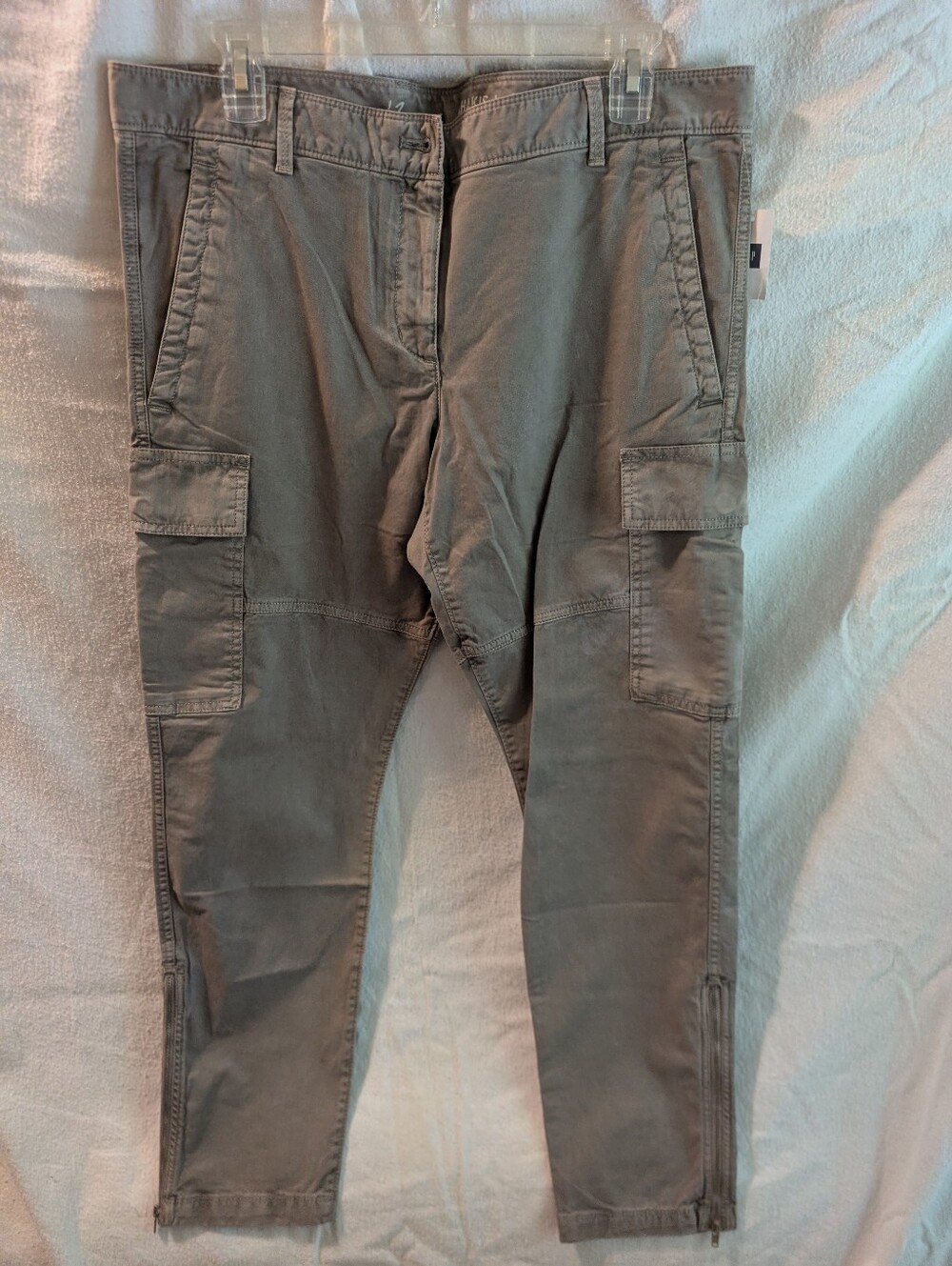 GAP Women's Cargo Pants in Khaki NEW WITH TAGS